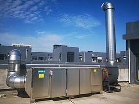 UV光解活性炭（tàn）一（yī）体（tǐ）化废气净化除臭设（shè）备